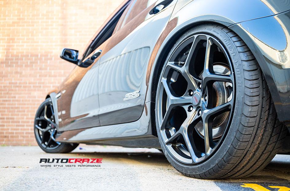HOLDEN-COMMODORE-DOMINATE-MATTE-BLACK